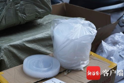 小吃店快遞包裹暗藏玄機(jī)，?？趫?zhí)法順藤摸瓜查獲近4萬違禁塑料制品